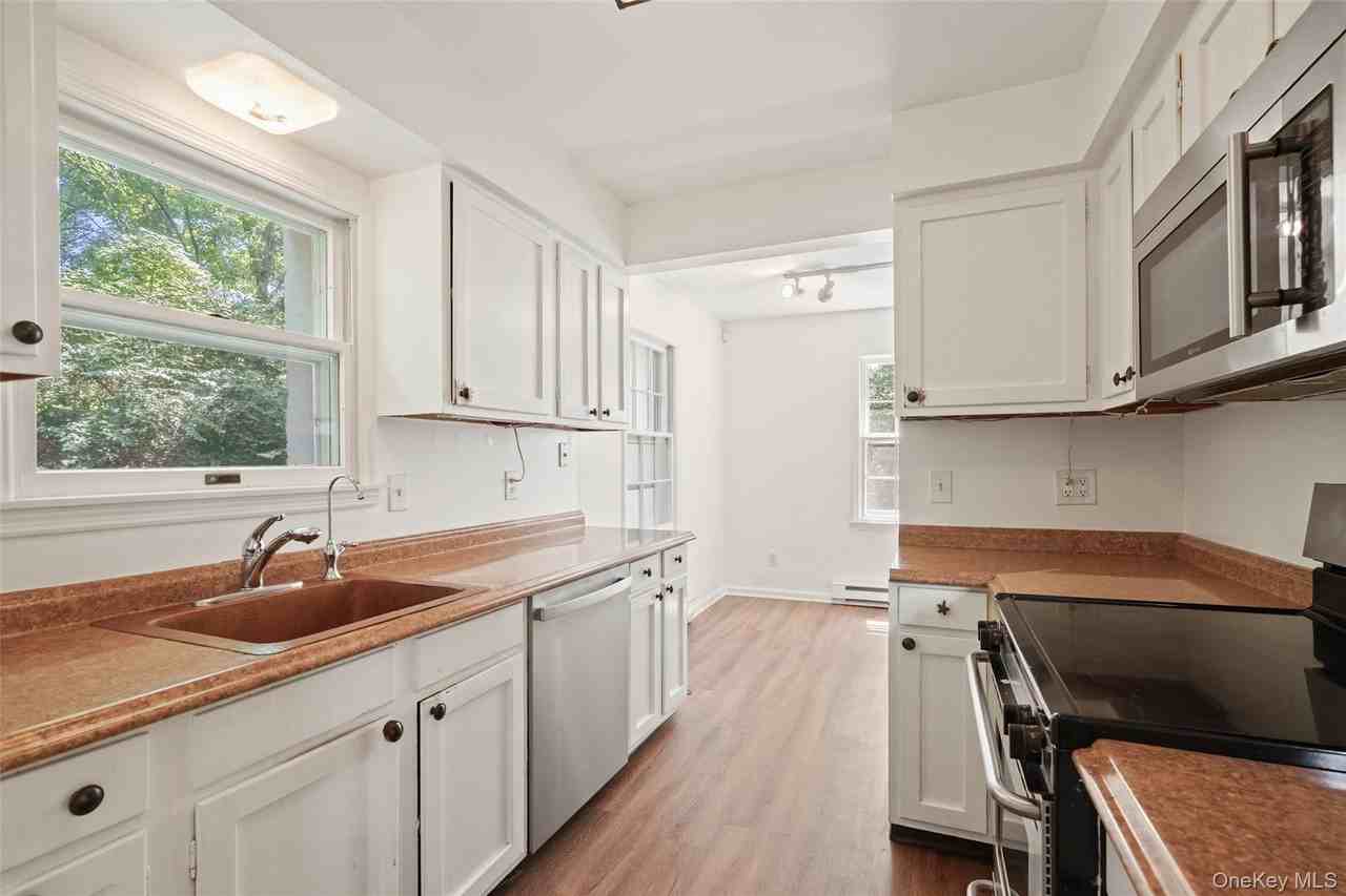 382 Bedford Center Rd - Photo 5 of 16