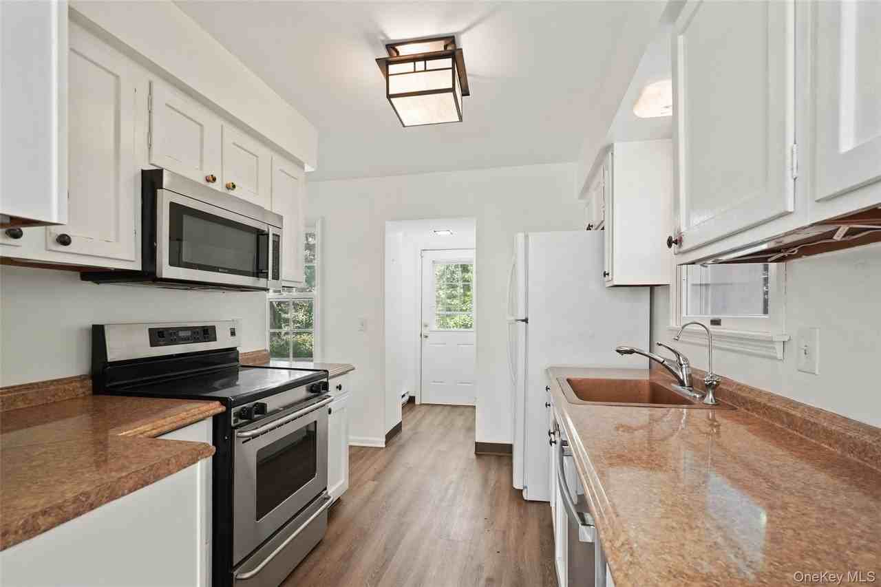 382 Bedford Center Rd - Photo 6 of 16