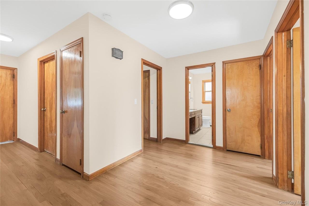 99 Clarendon Ave - Photo 4 of 21