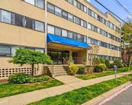 142 Main St #1D - Photo 1 of 1