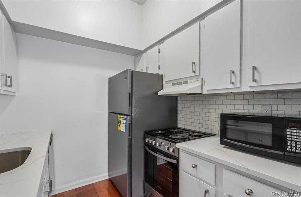 142 Main St #1D - Photo 3 of 15