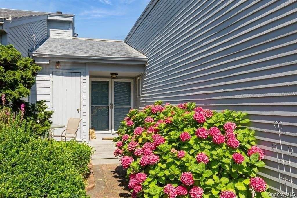 34 Harbour Dr - Photo 2 of 25