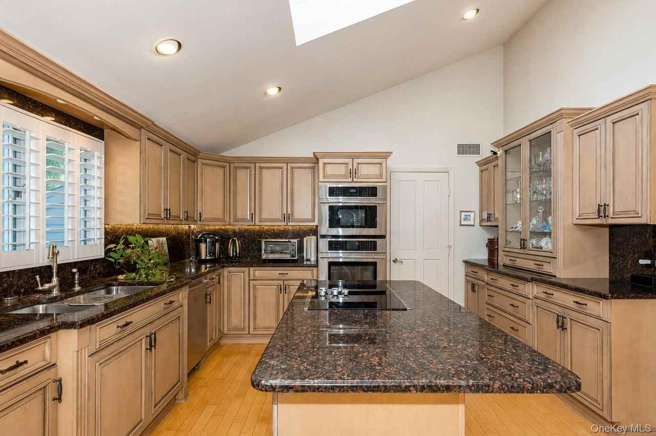 34 Harbour Dr - Photo 6 of 25