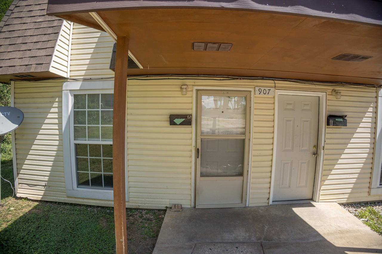 907 E Cedar Way #A - Photo 2 of 21