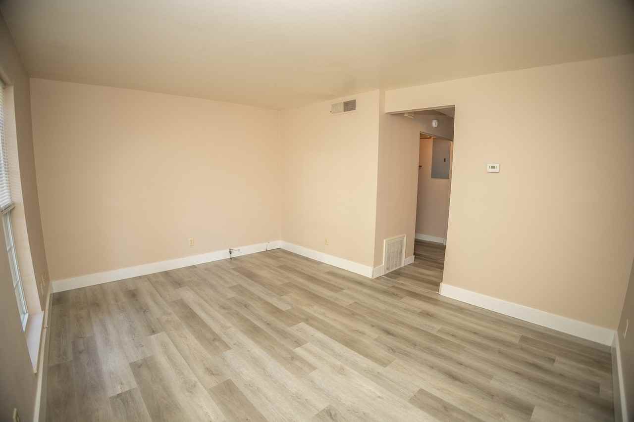 907 E Cedar Way #A - Photo 4 of 21