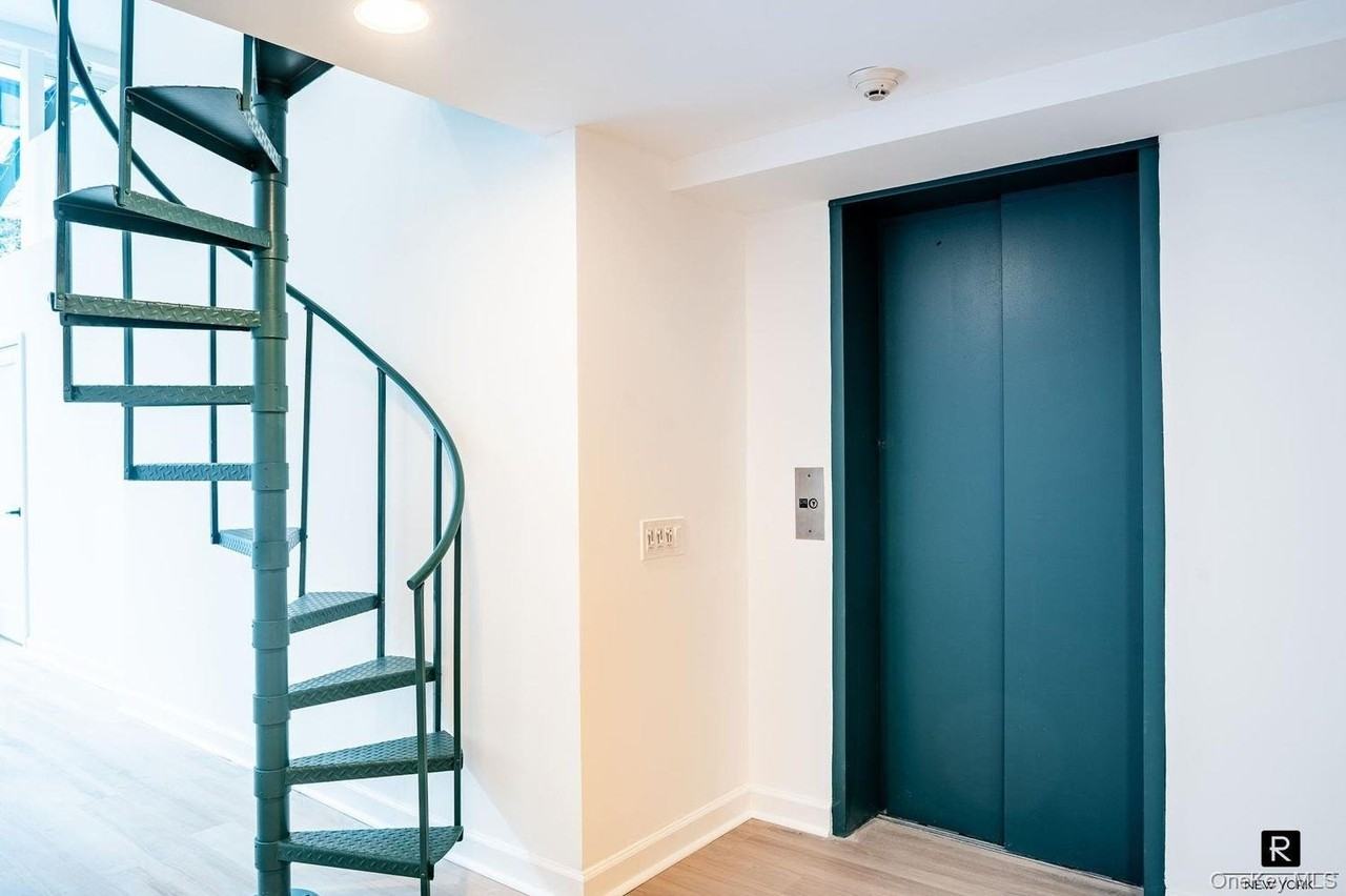 67 Murray St #1 - Photo 3 of 24