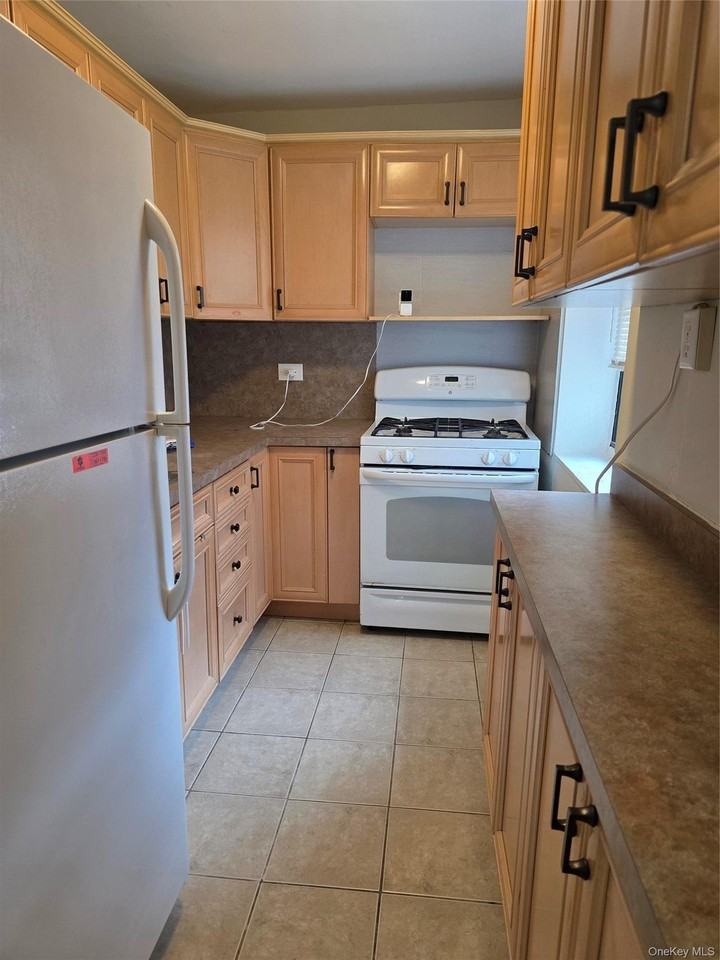 14404 78th Ave #1 - Photo 4 of 4