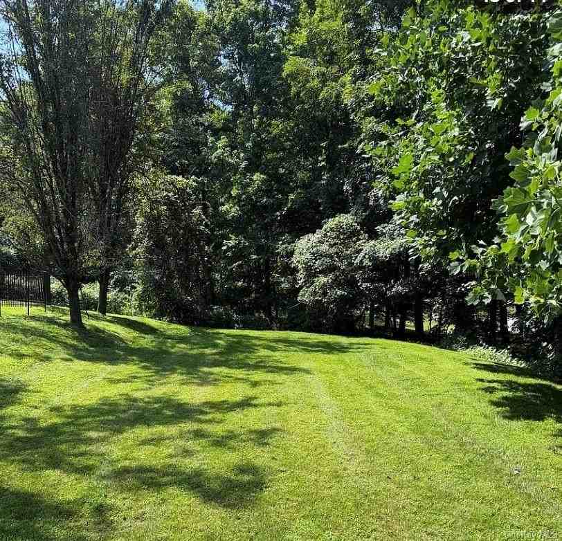 5 Candlewood Ct - Photo 4 of 4