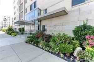 featured image of 170 W Broadway #6G