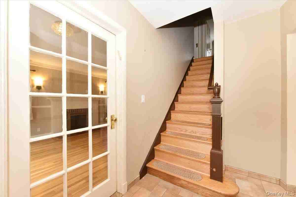 7503 196th St - Photo 2 of 16