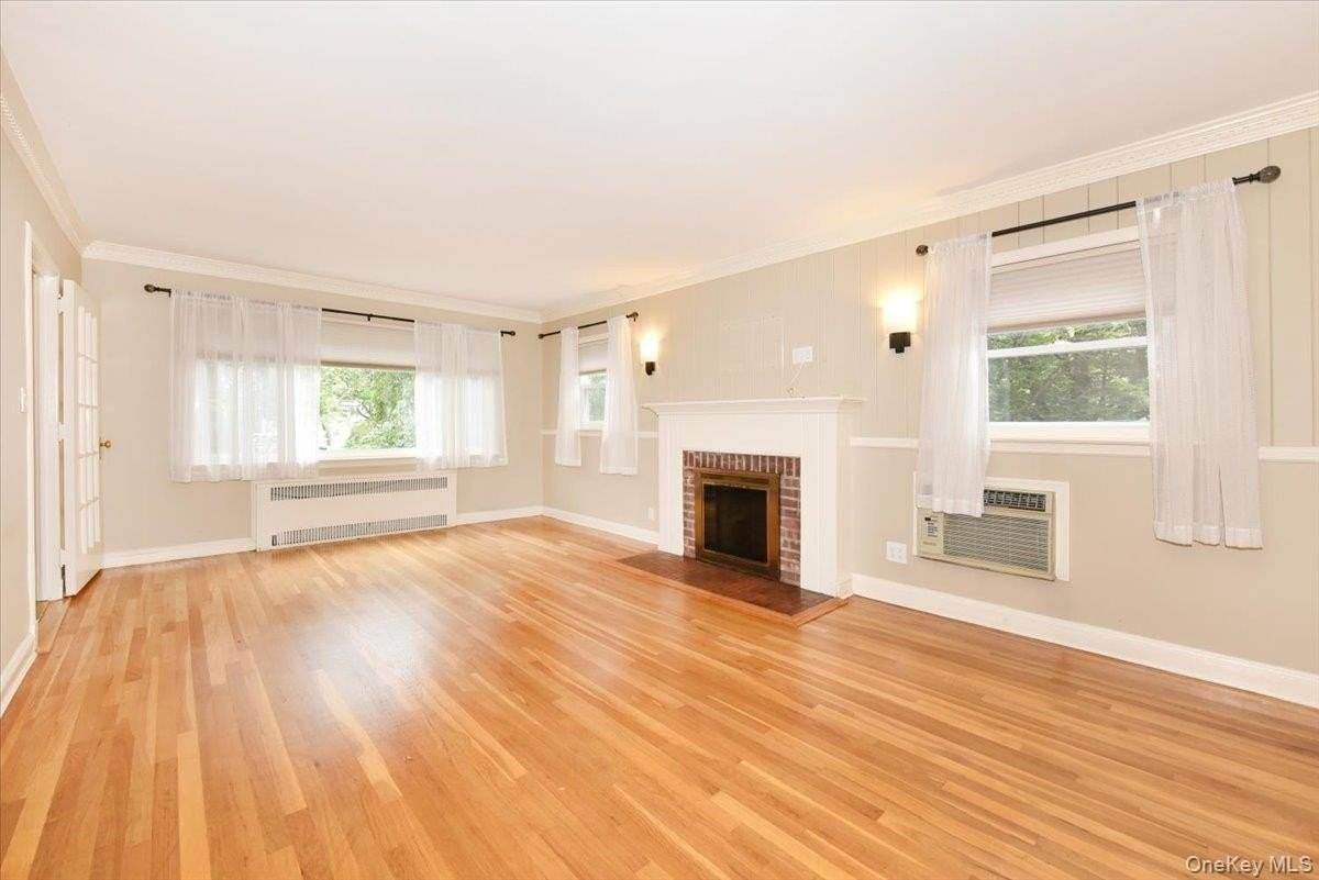 7503 196th St - Photo 3 of 16