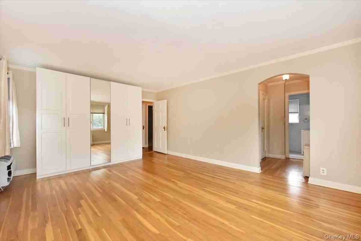7503 196th St - Photo 7 of 16