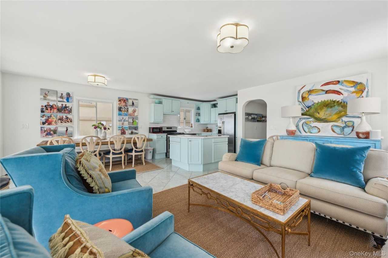 87 Bay St - Photo 4 of 45