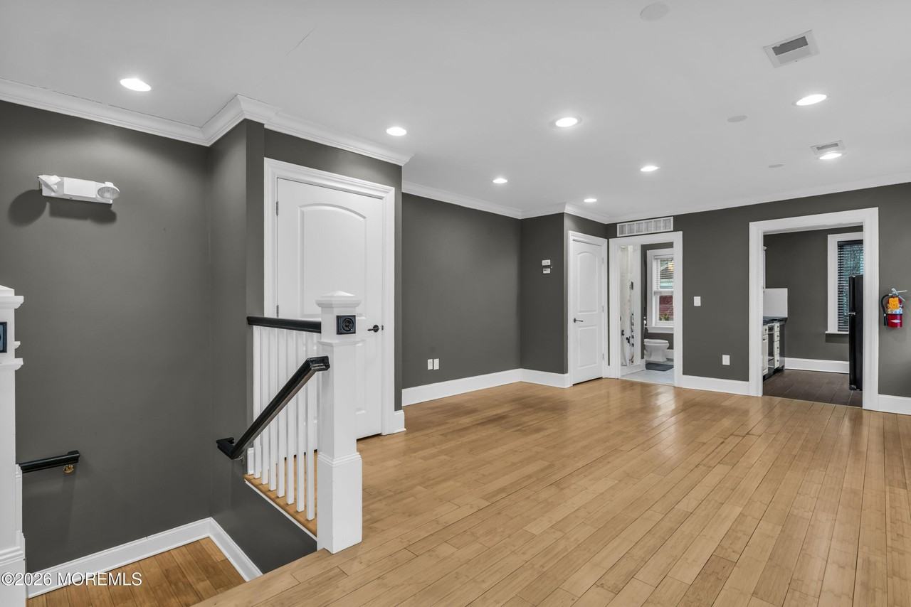 205 Bay Ave #2 - Photo 4 of 11