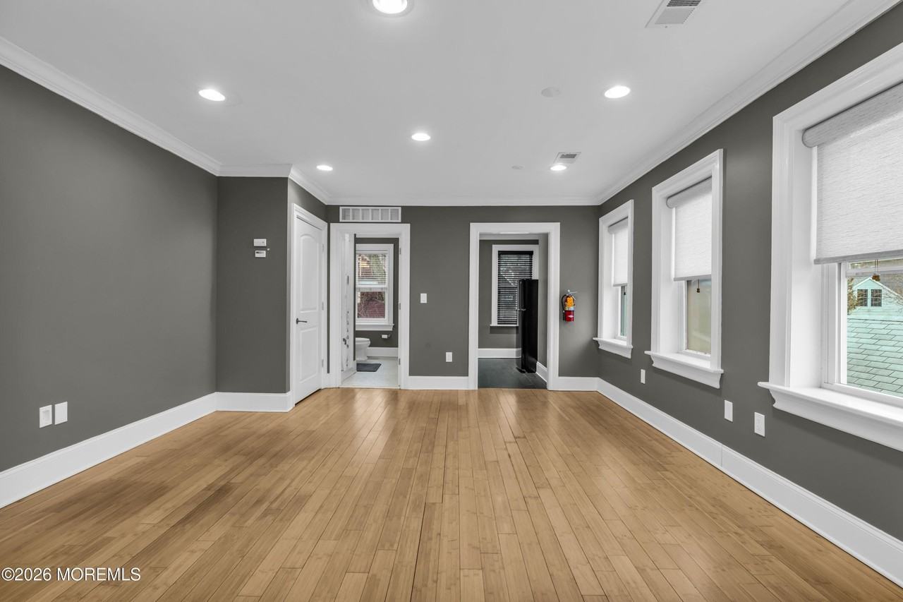205 Bay Ave #2 - Photo 6 of 11