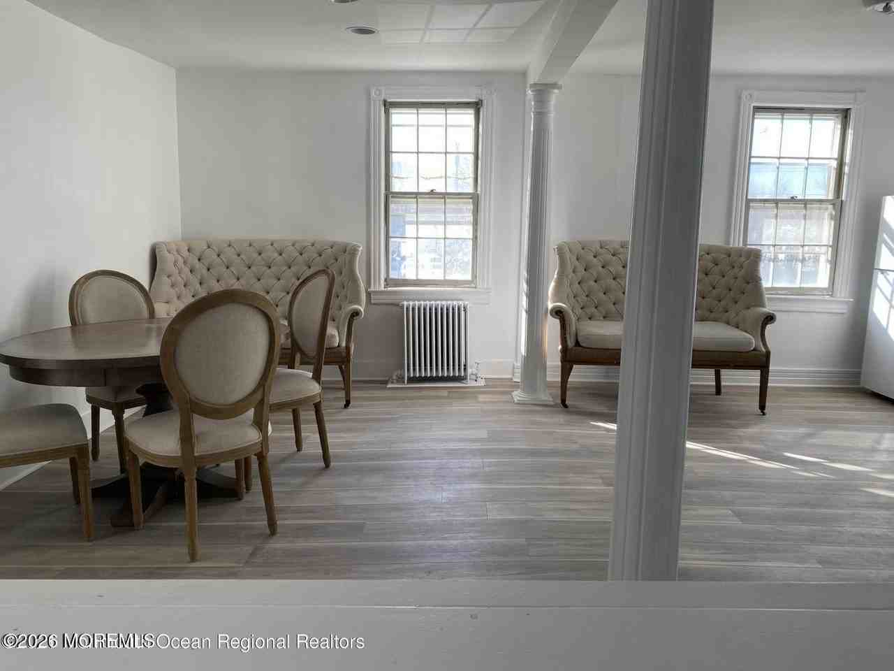 1195 Lincoln Sq - Photo 3 of 8