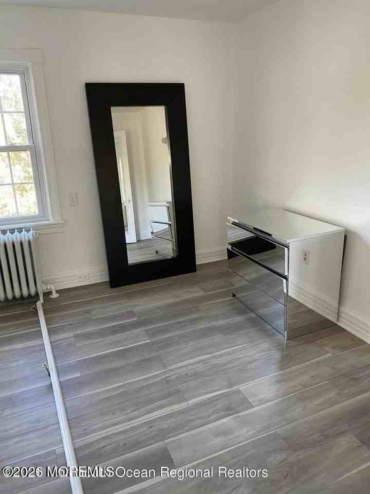 1195 Lincoln Sq - Photo 7 of 8