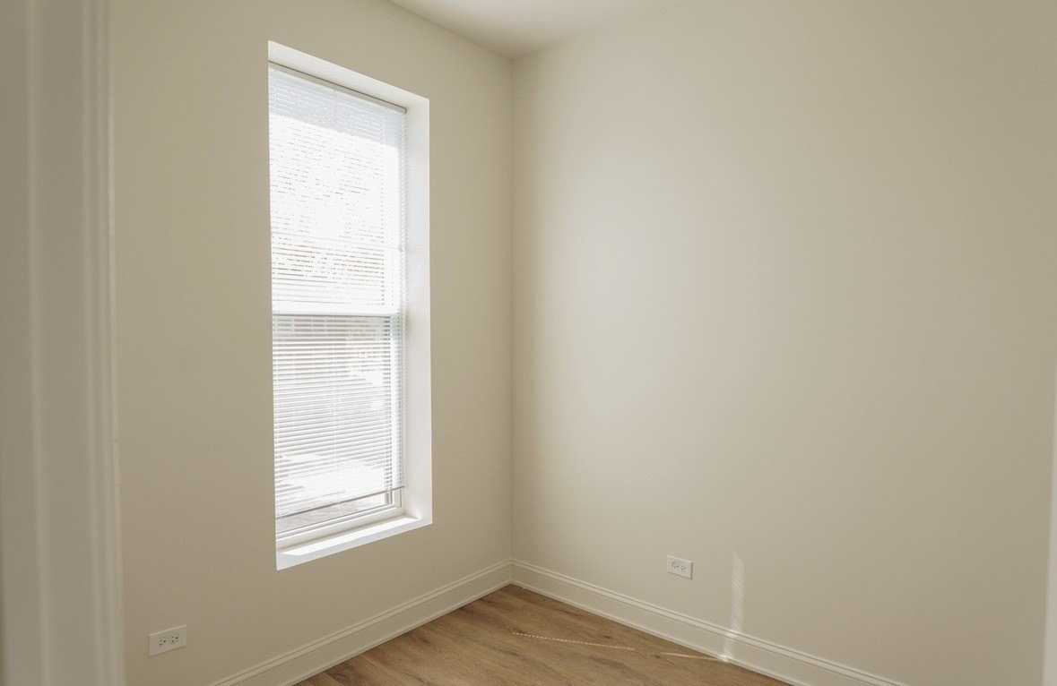 6613 S Vernon Ave #2 - Photo 3 of 12