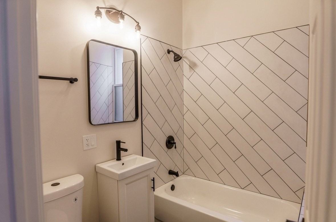 6613 S Vernon Ave #2 - Photo 5 of 12