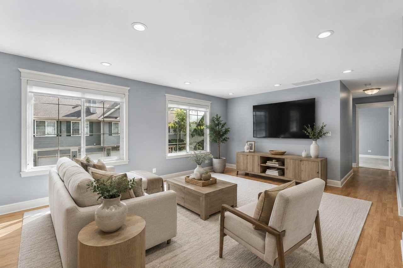 313 Windsor Ct #D - Photo 3 of 38