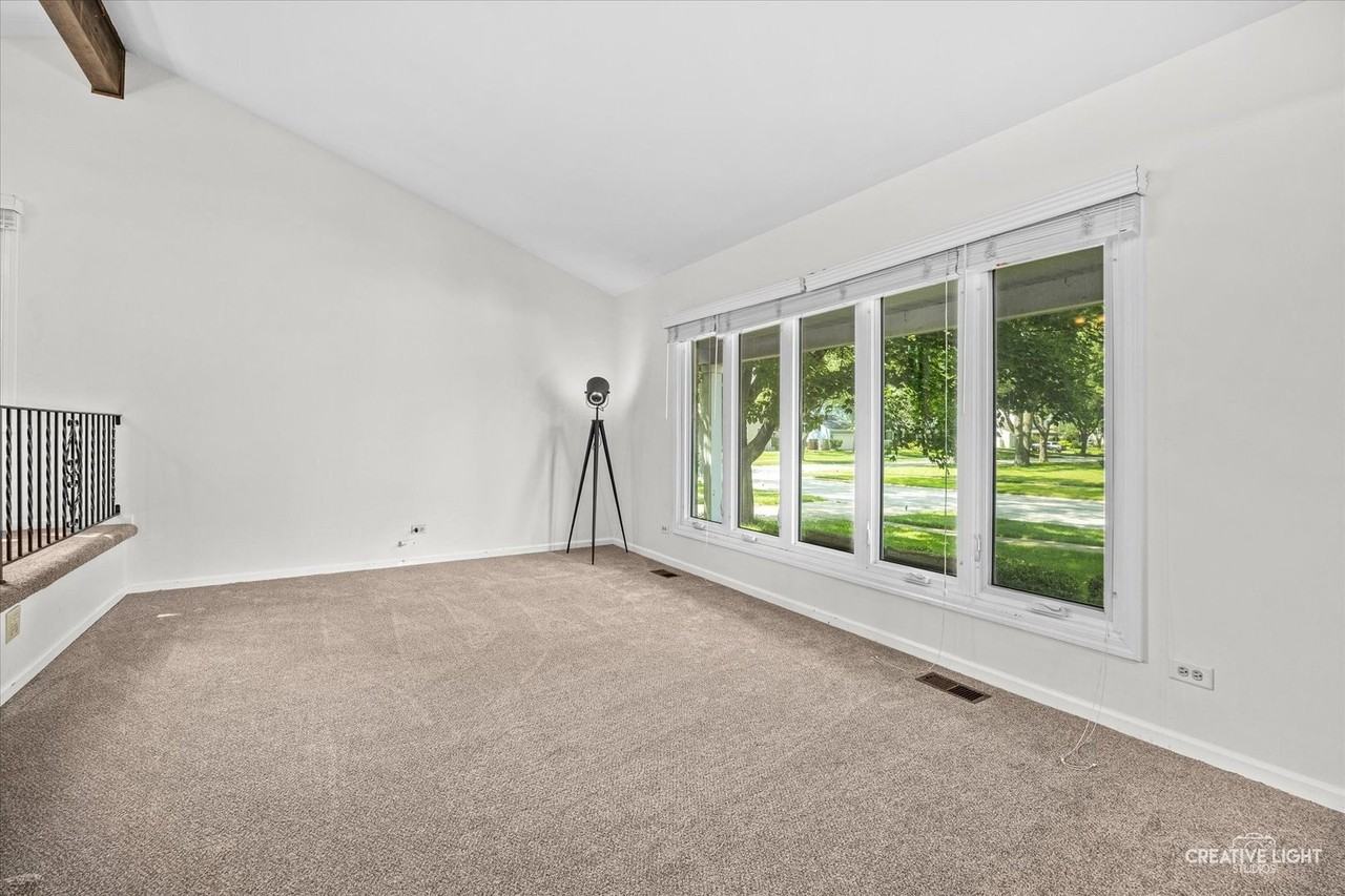 1164 Evergreen Ave - Photo 4 of 26