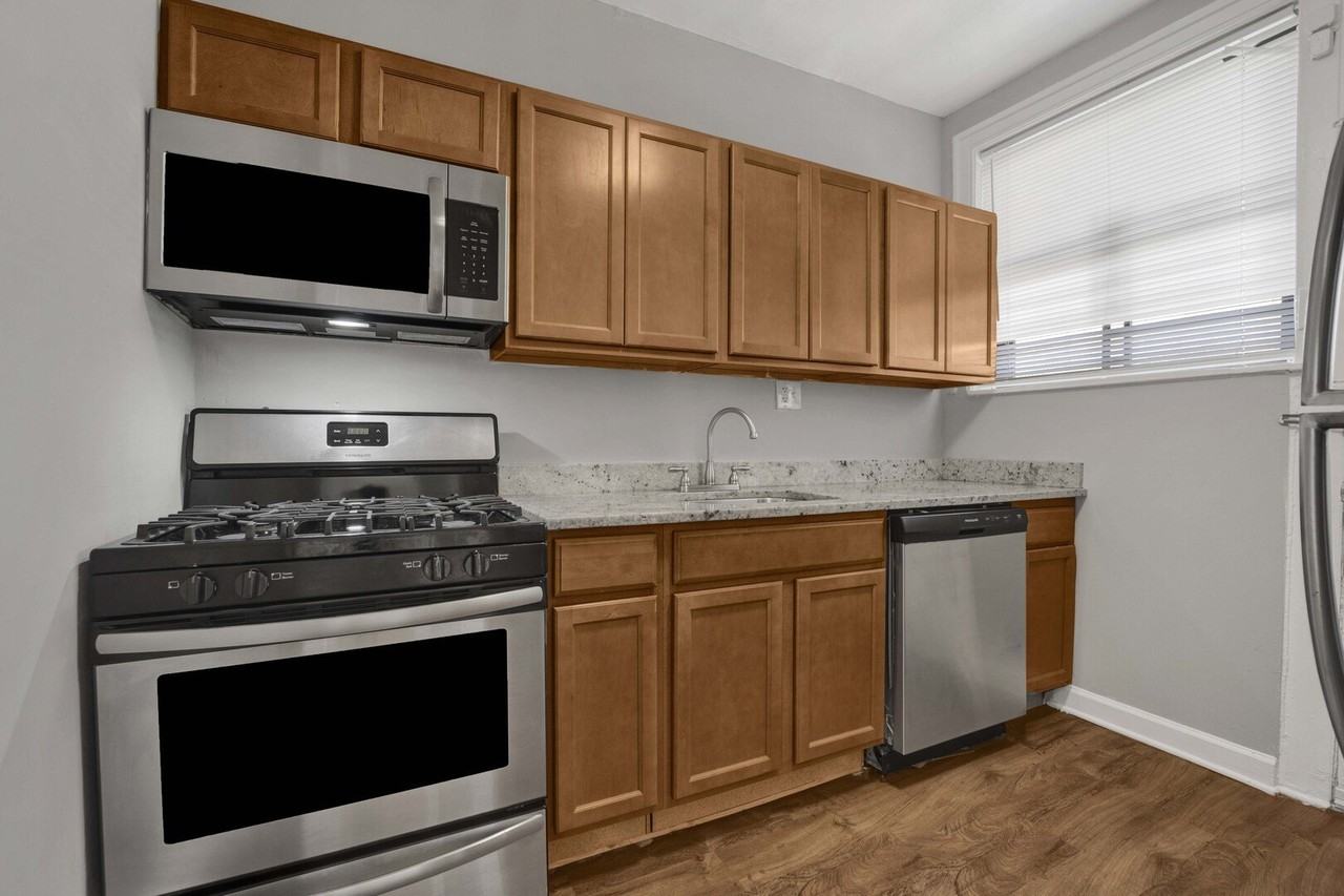 1239 W Greenleaf Ave #3S - Photo 6 of 17