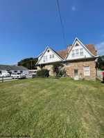 featured image of 236 1/2 S Kanawha St