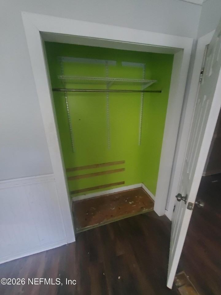 5722 Lexington Ave - Photo 3 of 15