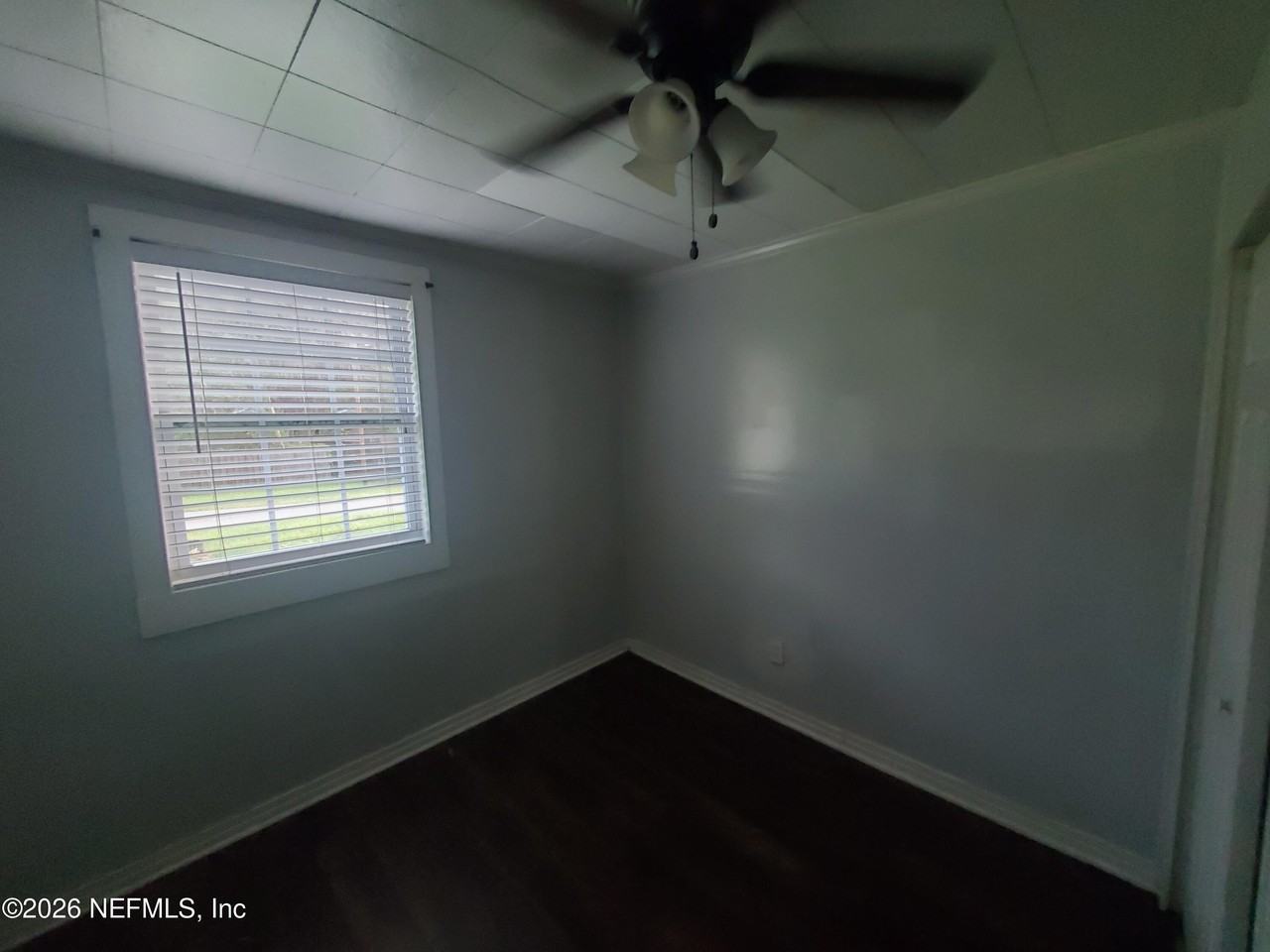 5722 Lexington Ave - Photo 7 of 10
