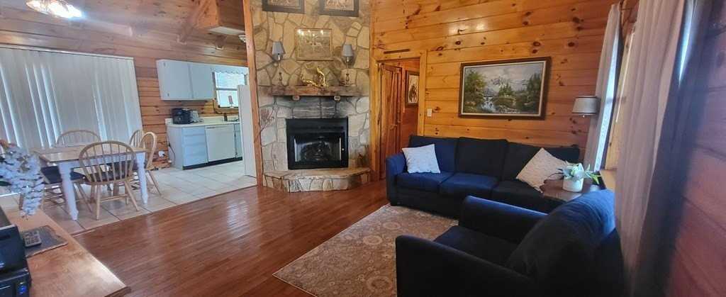 2209 Bellview Ln - Photo 4 of 16