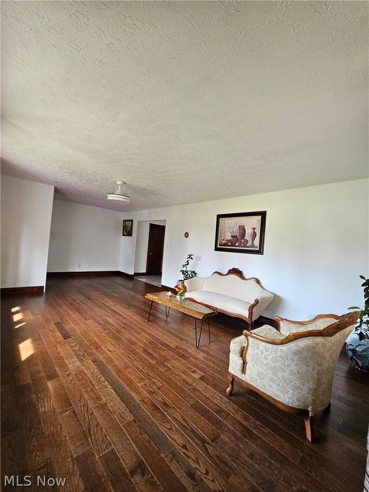 33158 Lake Shore Blvd - Photo 4 of 30