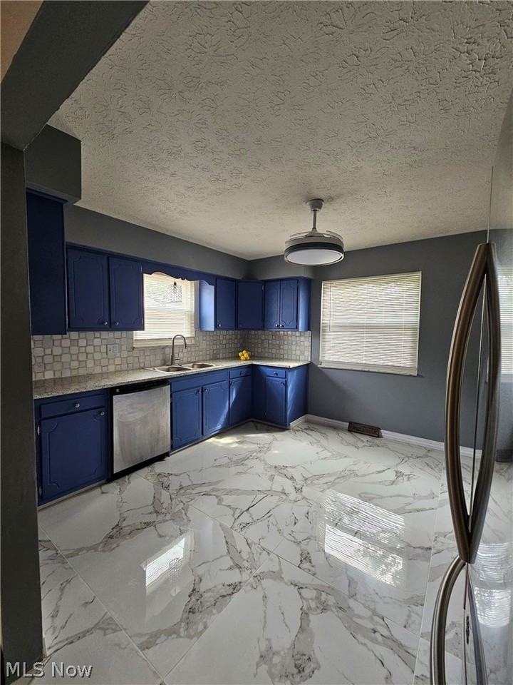 33158 Lake Shore Blvd - Photo 6 of 30