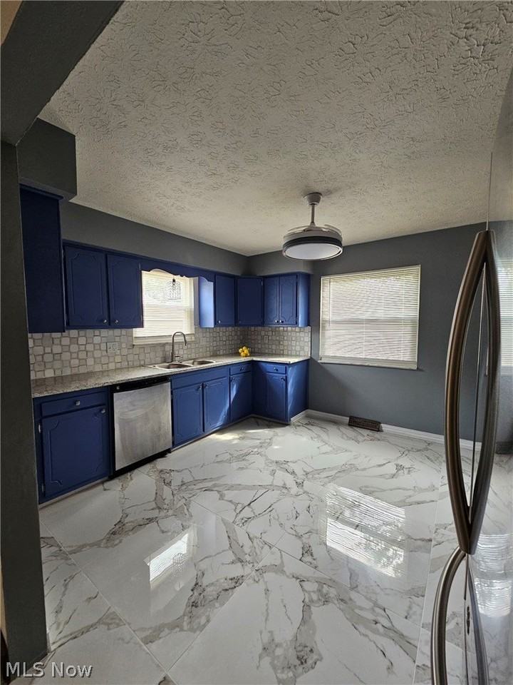 33158 Lake Shore Blvd - Photo 7 of 30