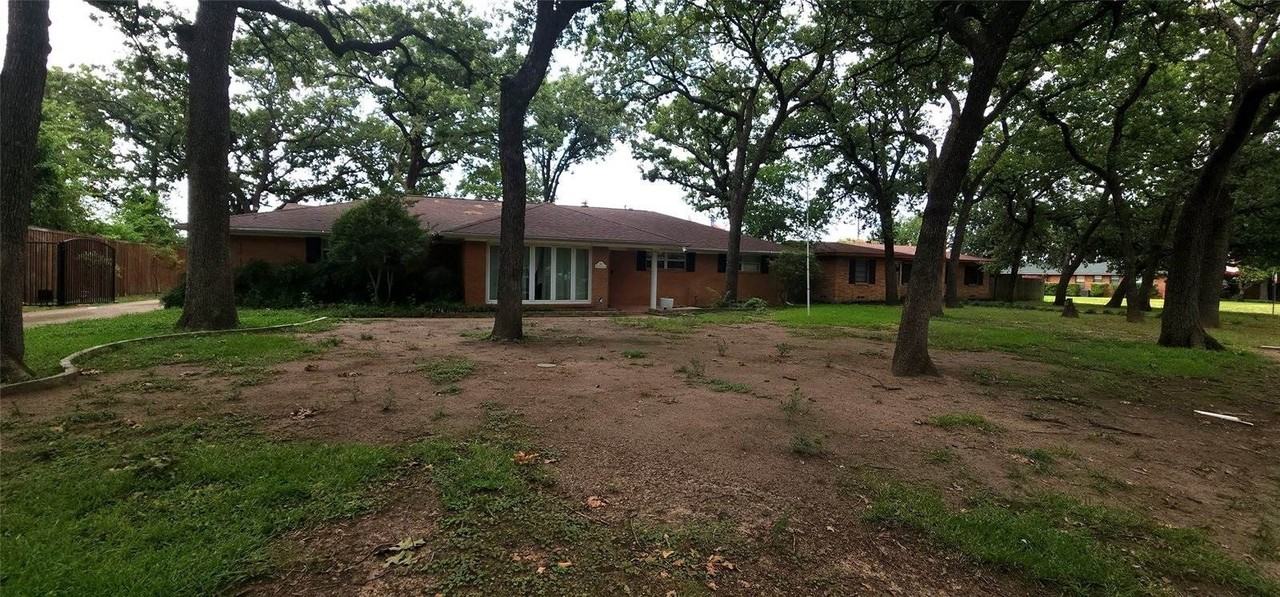 218 W Holland Dr