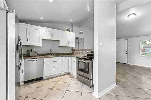 312 Lynnette Dr - Photo 3 of 11