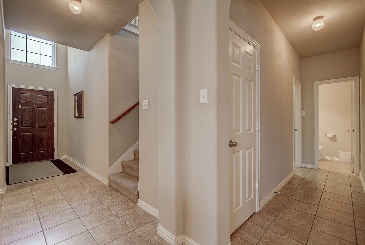 2832 Gooseberry Dr - Photo 4 of 31