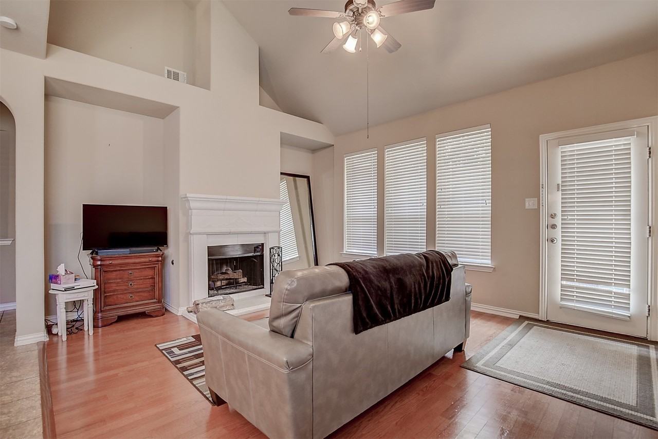2832 Gooseberry Dr - Photo 5 of 31