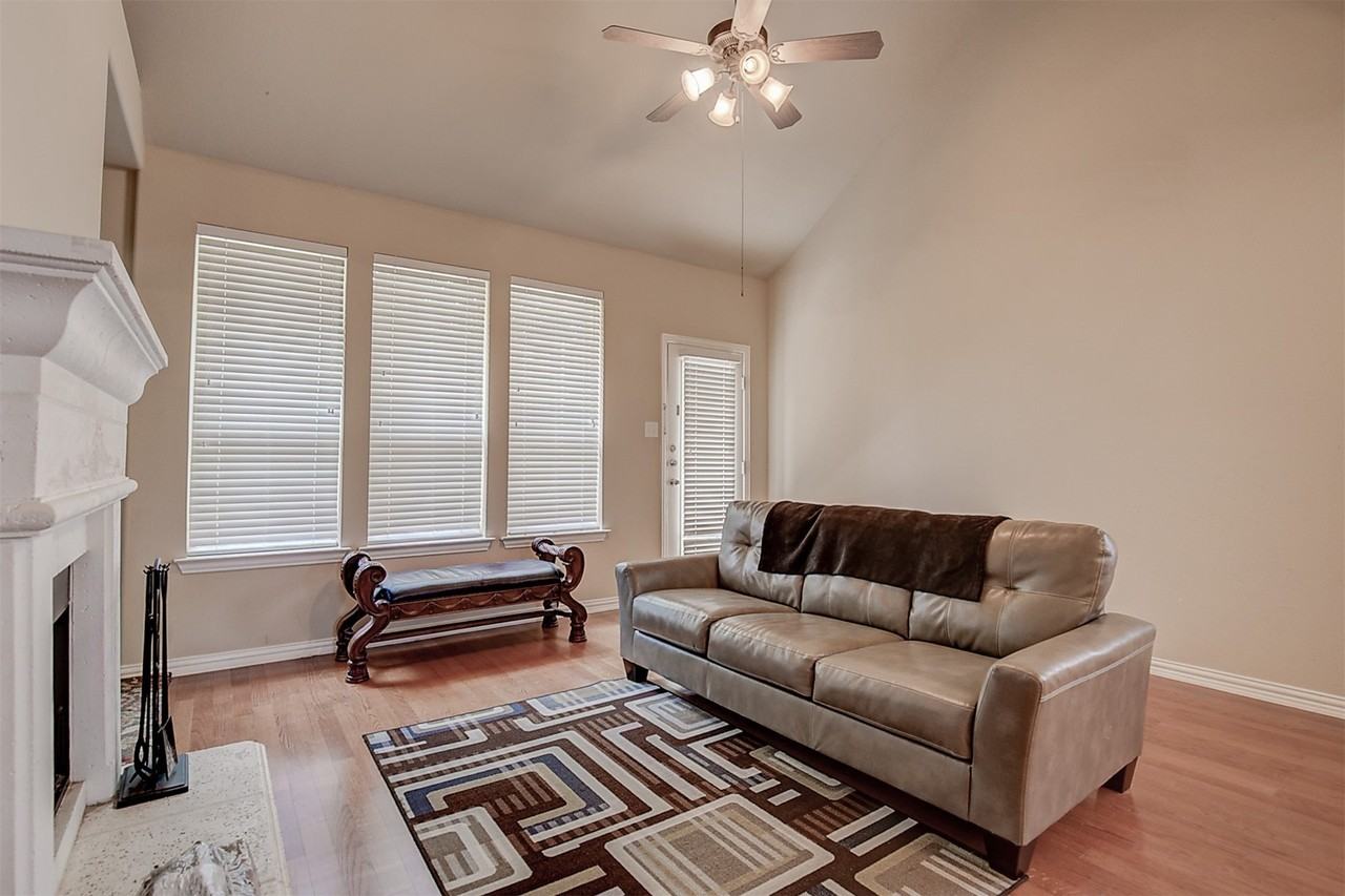 2832 Gooseberry Dr - Photo 6 of 31