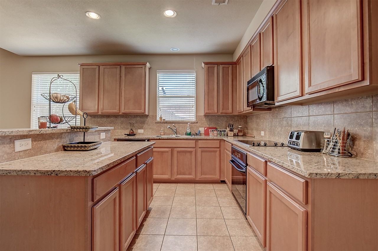 2832 Gooseberry Dr - Photo 7 of 31