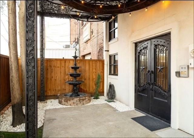 115 E Moore Ave #203 - Photo 3 of 10