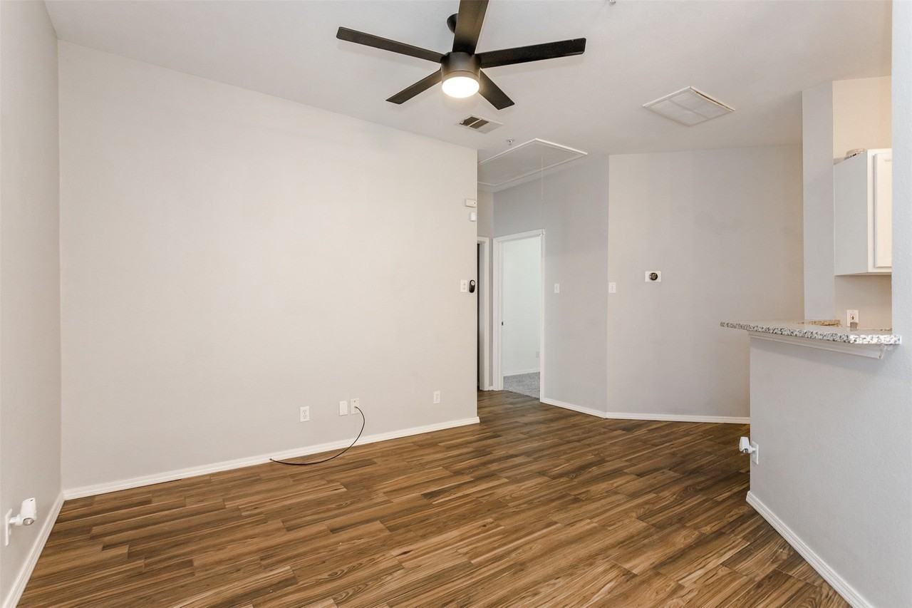2825 Reagan St - Photo 4 of 14