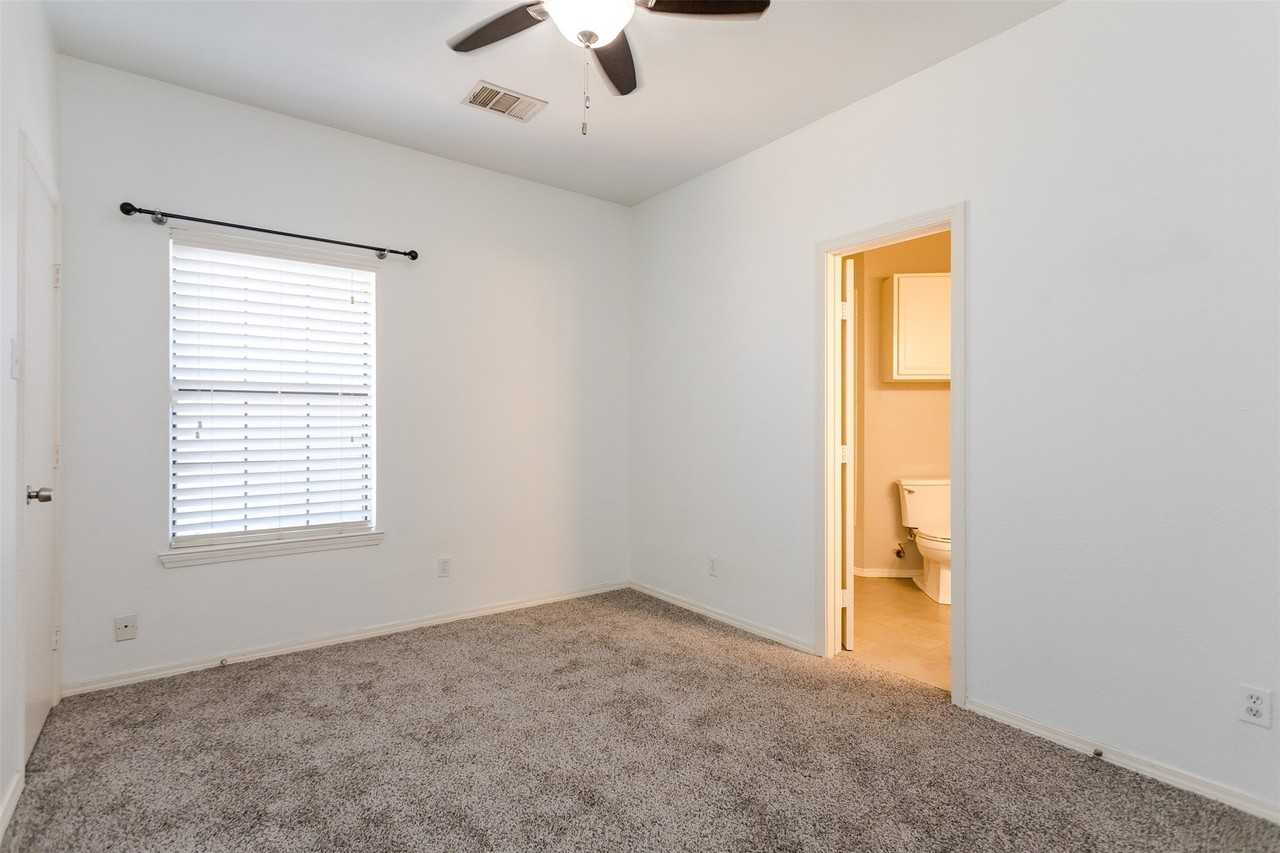 2825 Reagan St - Photo 7 of 14