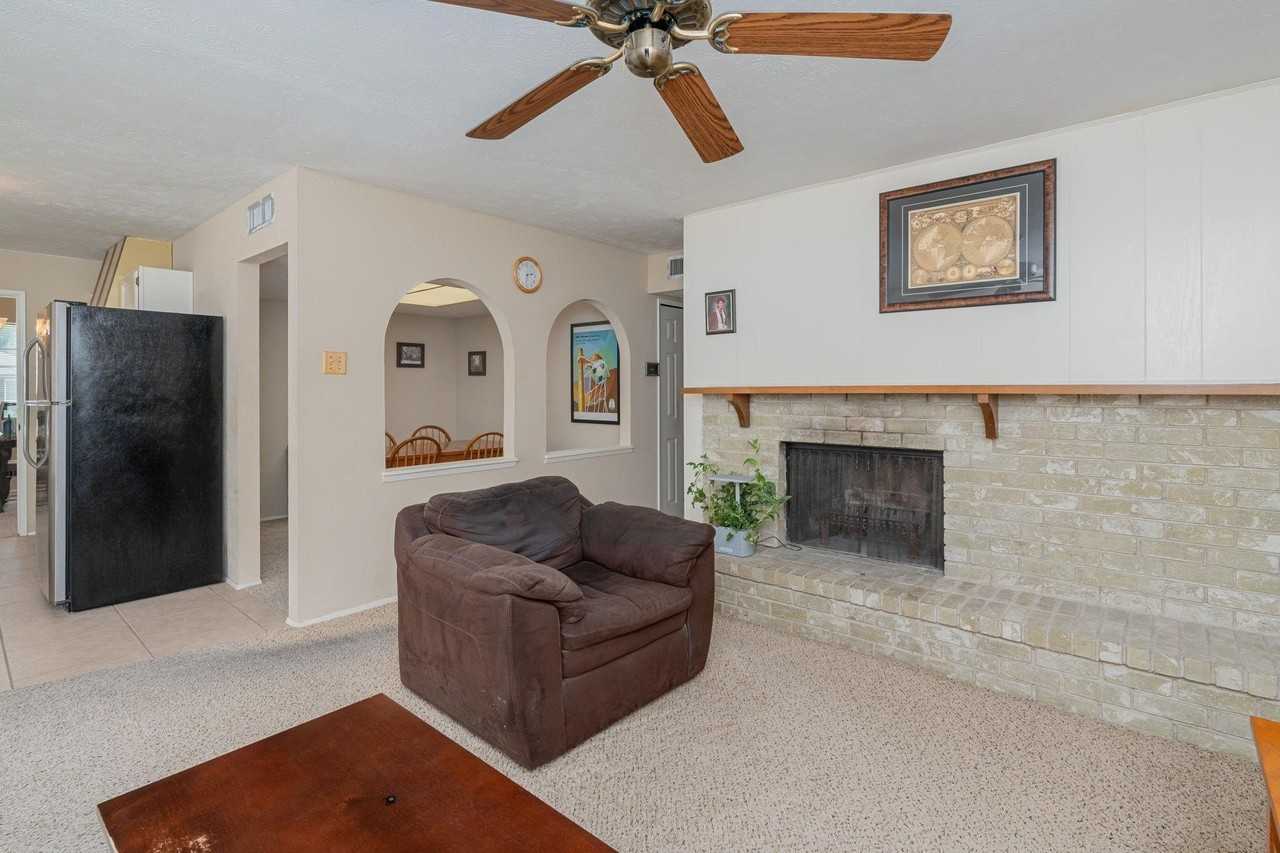 1201 Whitehall Dr - Photo 3 of 9