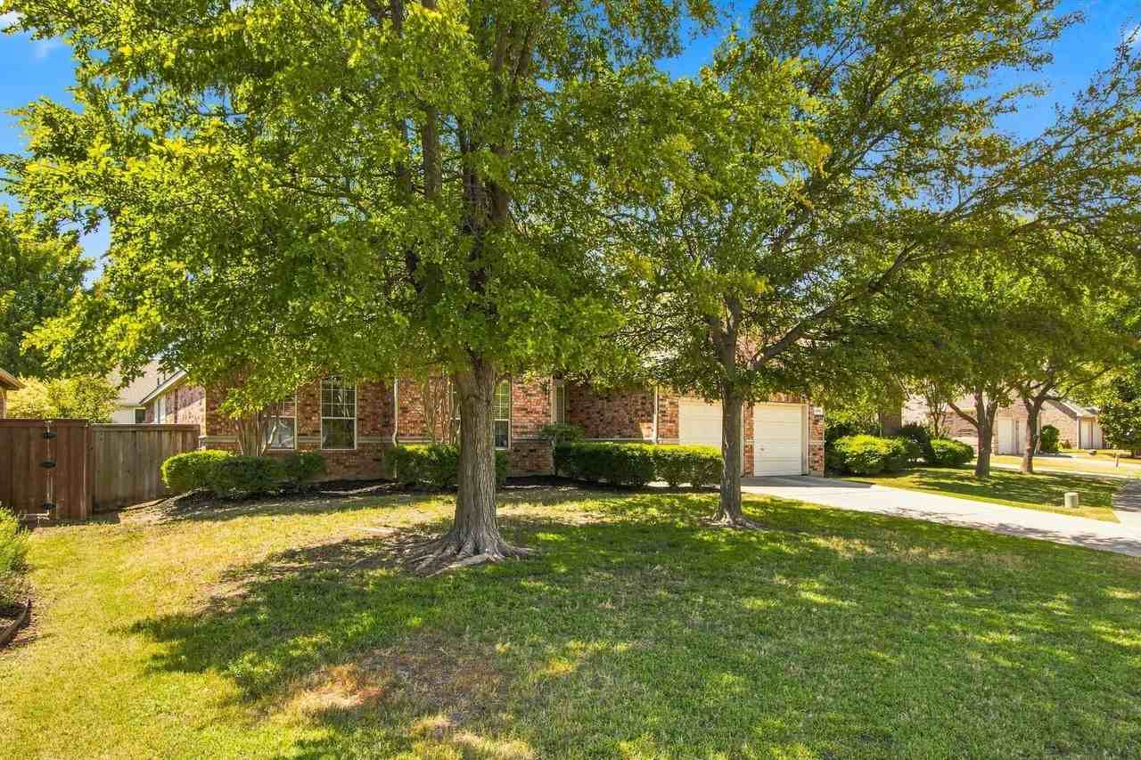 8609 Brook Hollow Dr - Photo 2 of 35