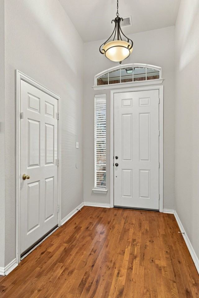 8609 Brook Hollow Dr - Photo 5 of 35