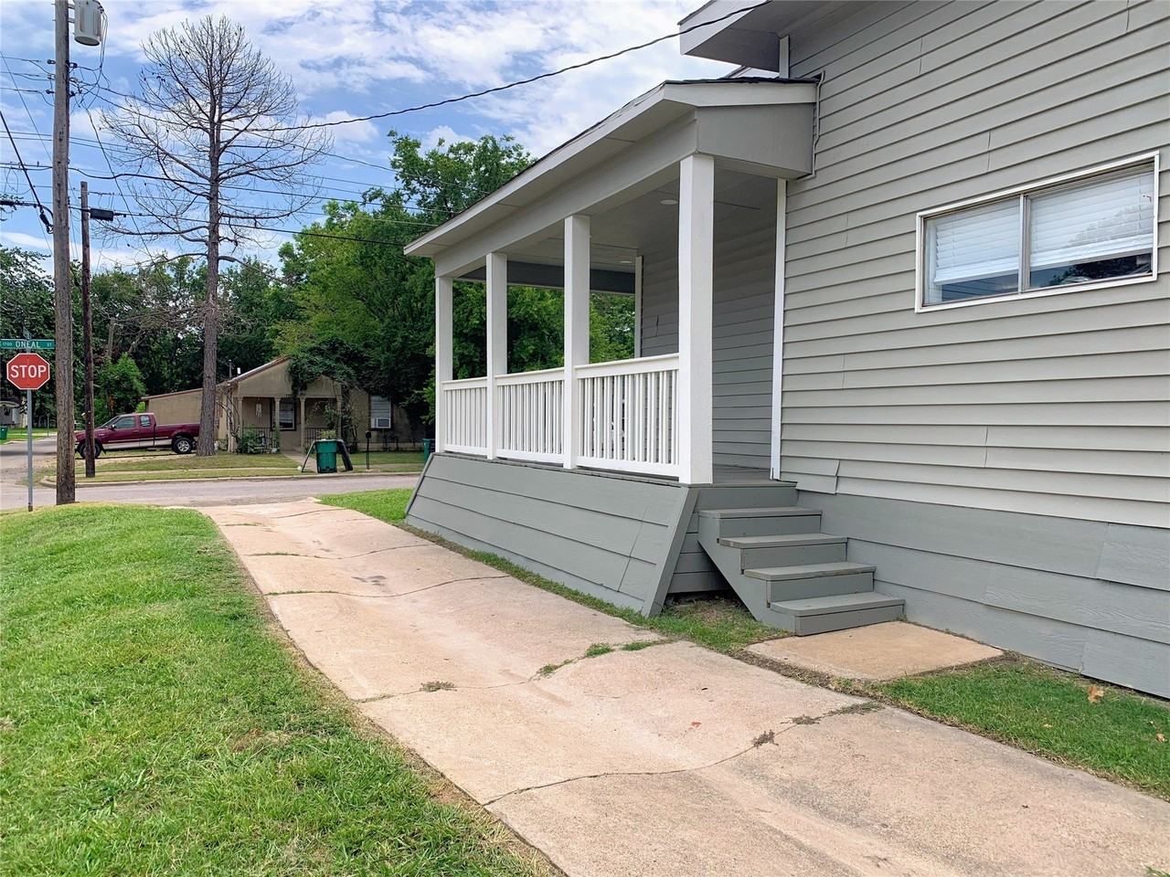 1700 Oneal St - Photo 6 of 29