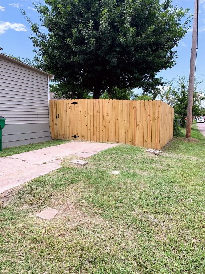 1700 Oneal St - Photo 7 of 28