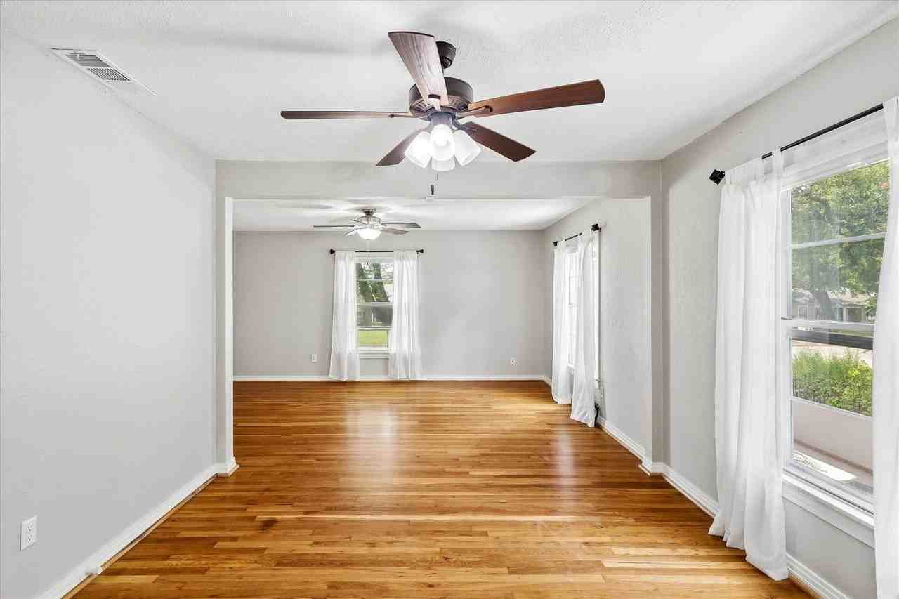 4708 Calmont Ave - Photo 5 of 25