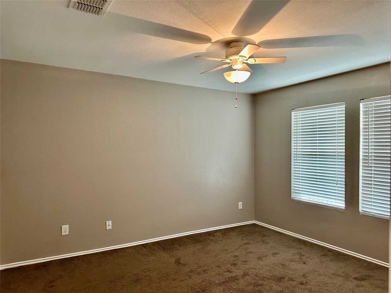 8021 Stowe Springs Ln - Photo 6 of 12