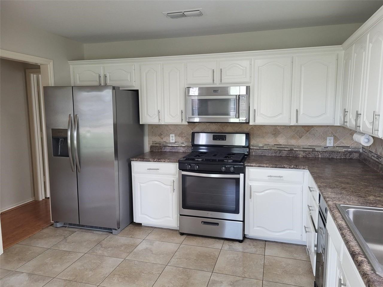 1109 Westgrove Dr - Photo 4 of 12